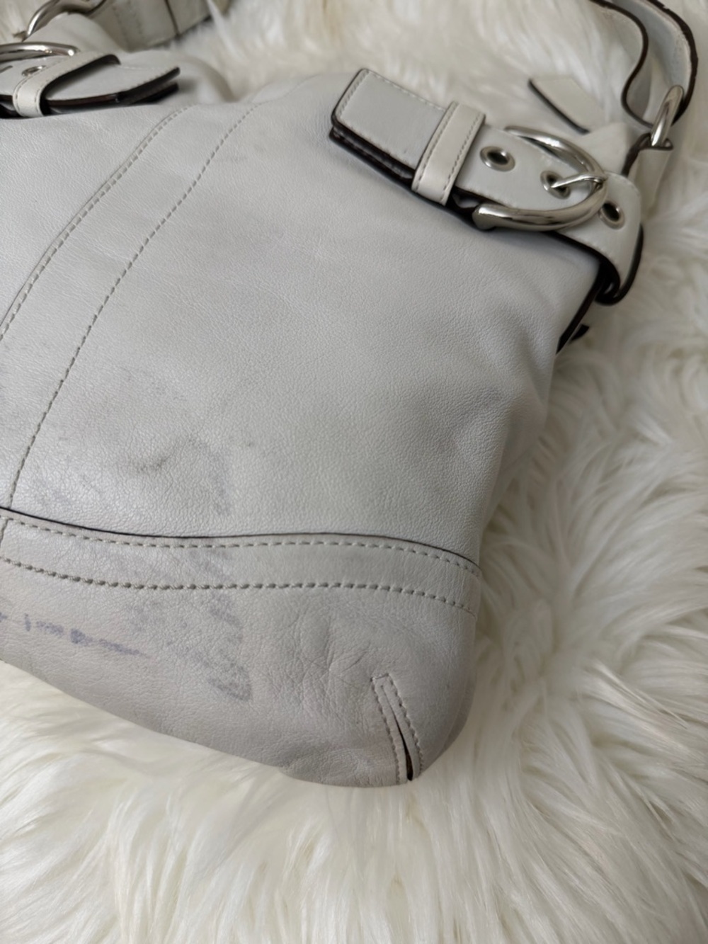 Vintage Coach White Leather Shoulder Bag with Silver Buckle Accents# 1452 - Picture 4 of 12